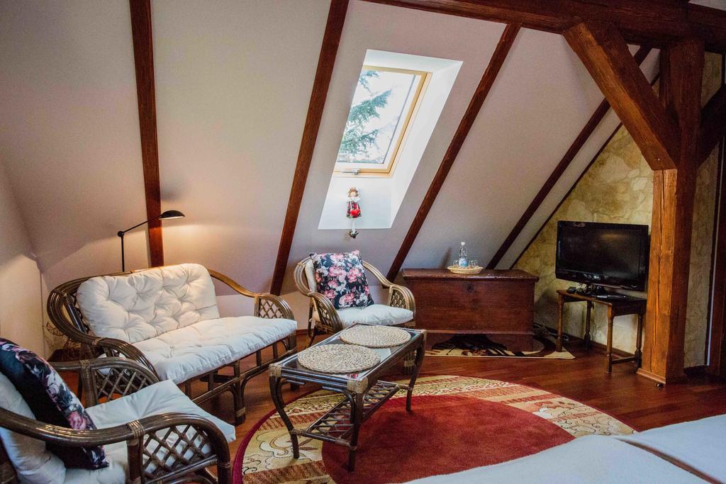Willa Nad Popradem Bed & Breakfast Piwniczna-Zdroj Ngoại thất bức ảnh